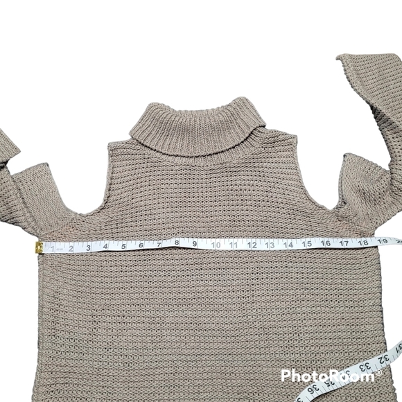 Design Lab Tan Brown Loose Knit Cold Shoulder Turtleneck Sweater - Picture 8 of 9